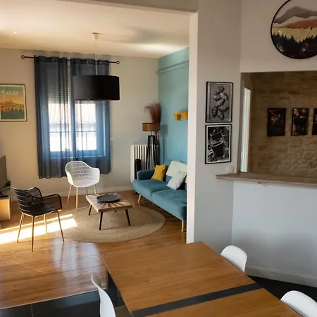 Au Petit Pelloutier Apartment *